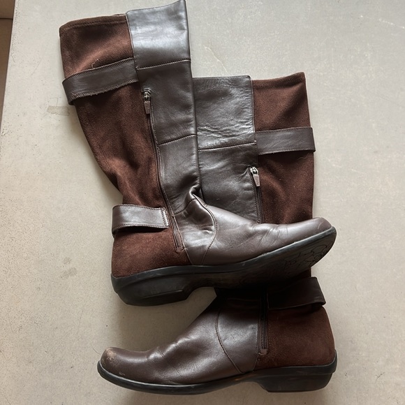 Dansko women’s boots - Picture 2 of 7